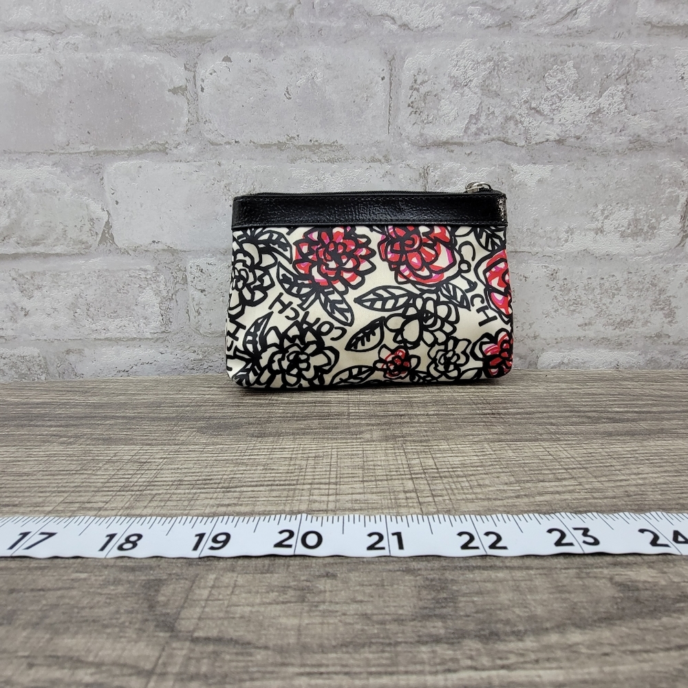 Coach hand bag - Picture 2 of 4